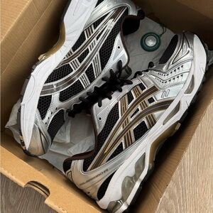 ASICS Men's Black and Silver Running Shoes